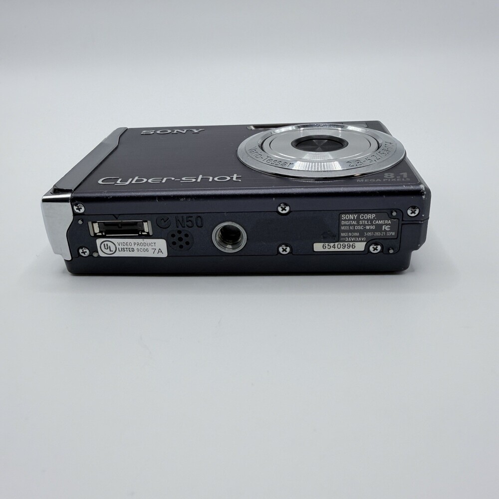 Sony Cyber-shot DSC-W90 8.1MP Digital Camera - Picture 4 of 16